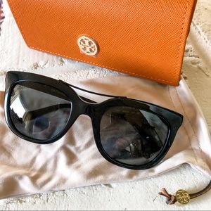 NEW Tory Burch 53 mm sunglasses black ty7105